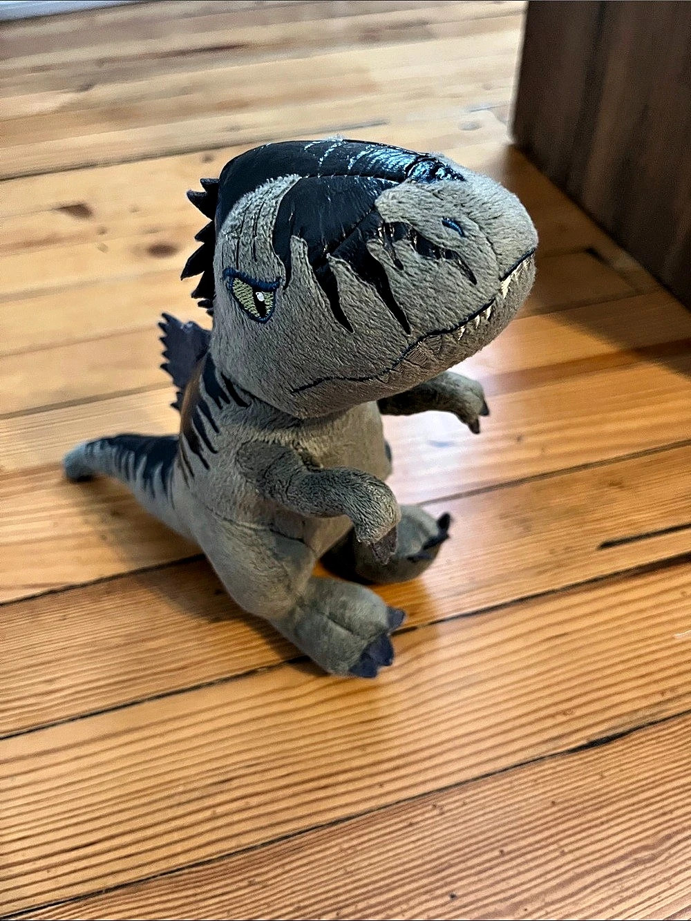 JURASSIC WORLD T-Rex Plushie - SMALL